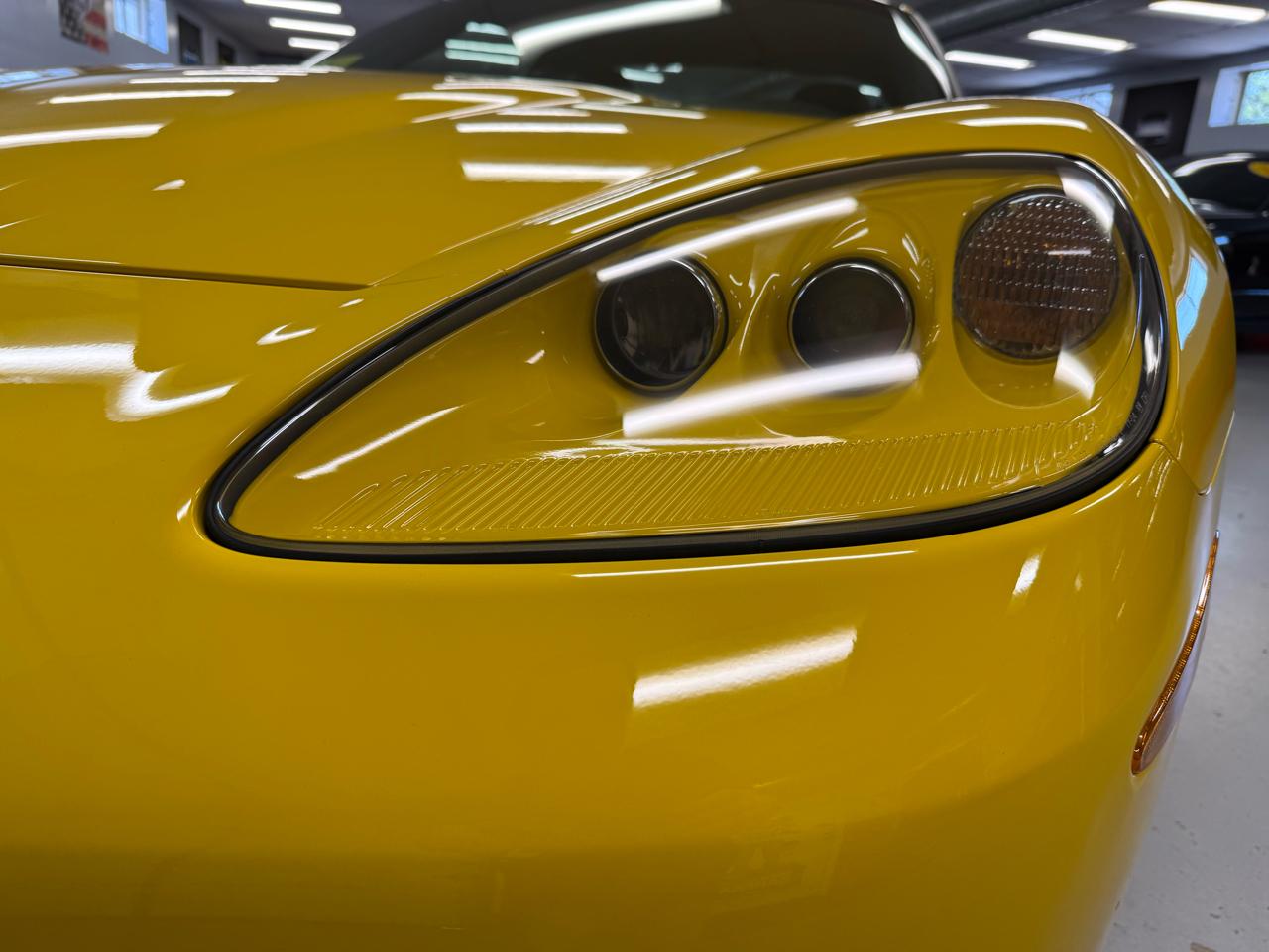 Chevrolet Corvette Standard Coupe 1LT 2011