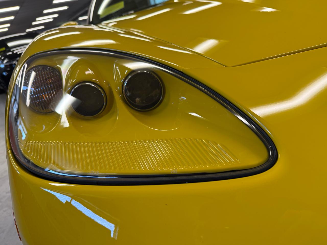 Chevrolet Corvette Standard Coupe 1LT 2011