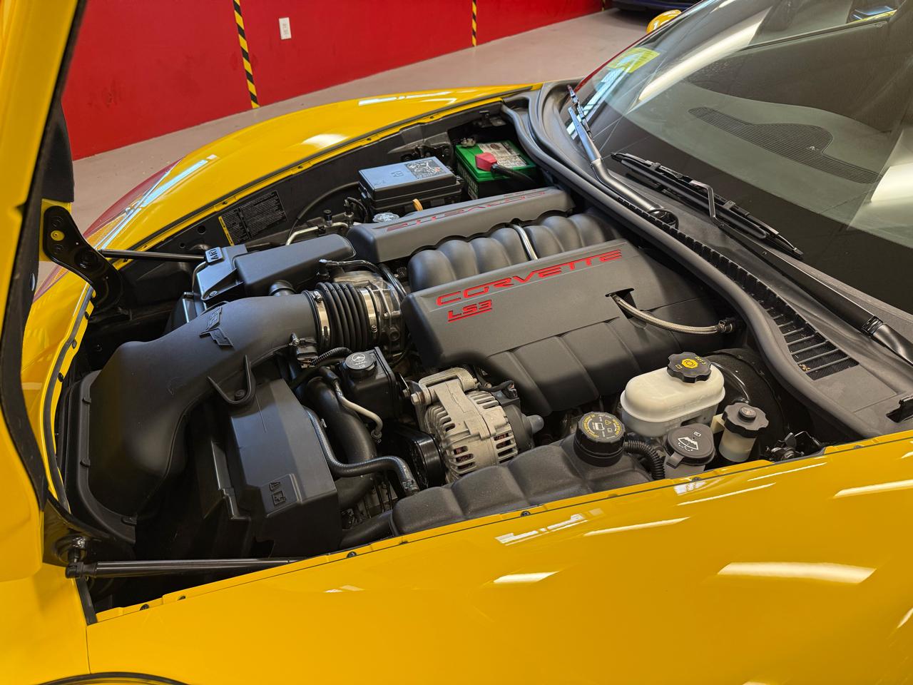 Chevrolet Corvette Standard Coupe 1LT 2011