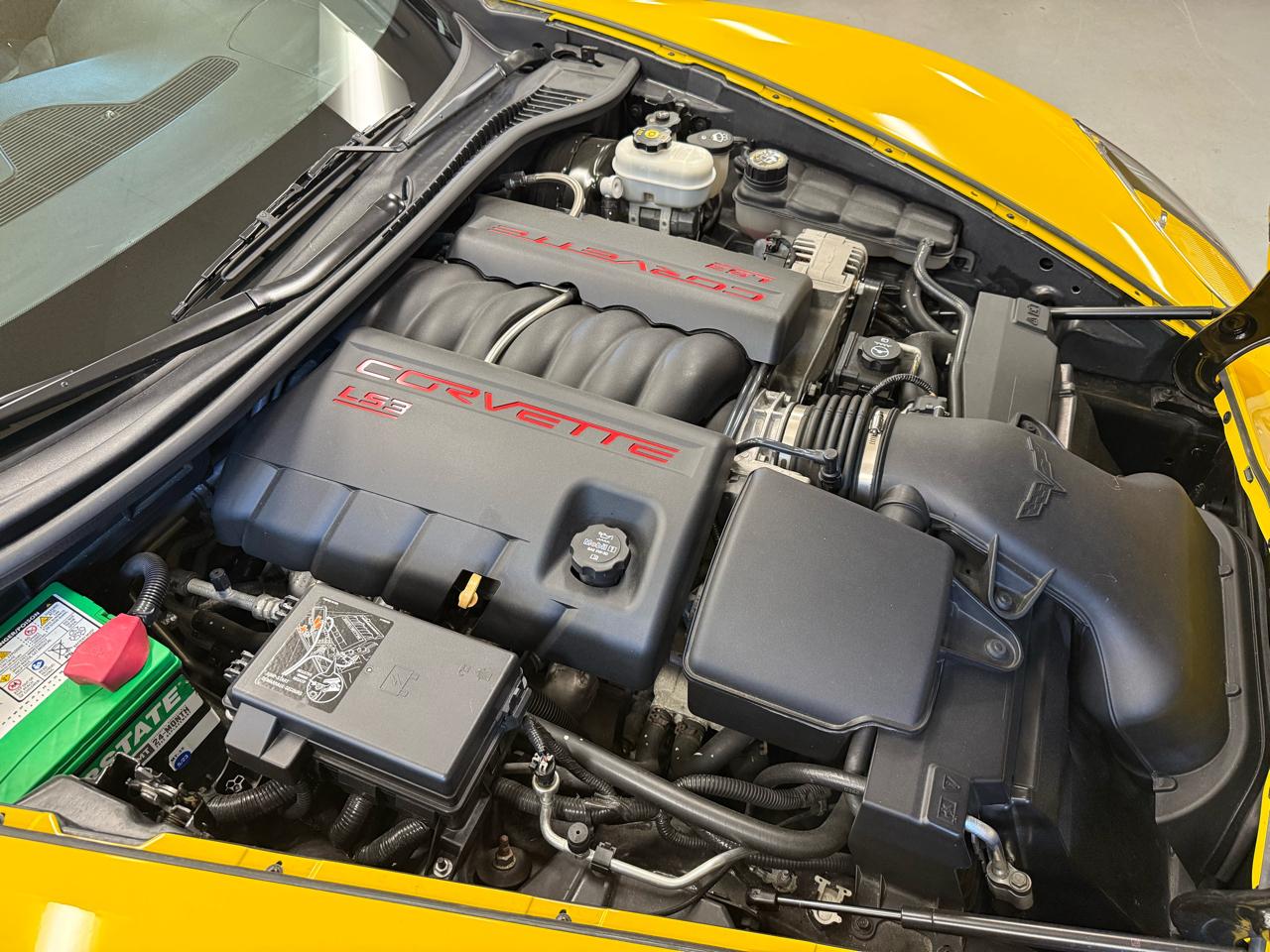 Chevrolet Corvette Standard Coupe 1LT 2011