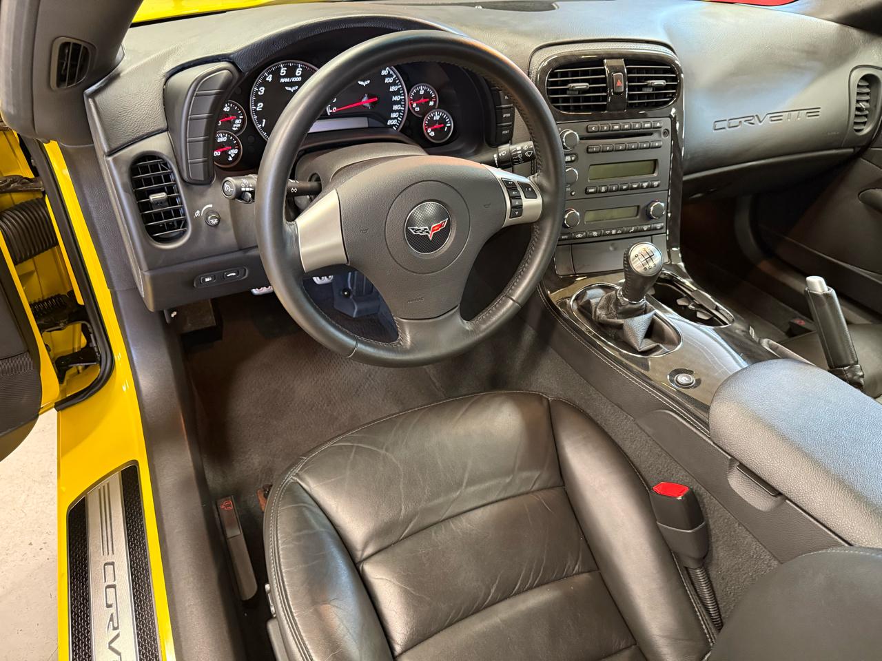 Chevrolet Corvette Standard Coupe 1LT 2011