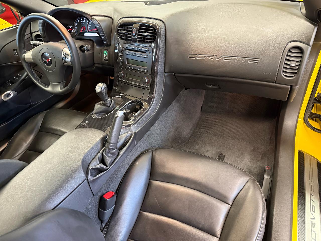 Chevrolet Corvette Standard Coupe 1LT 2011