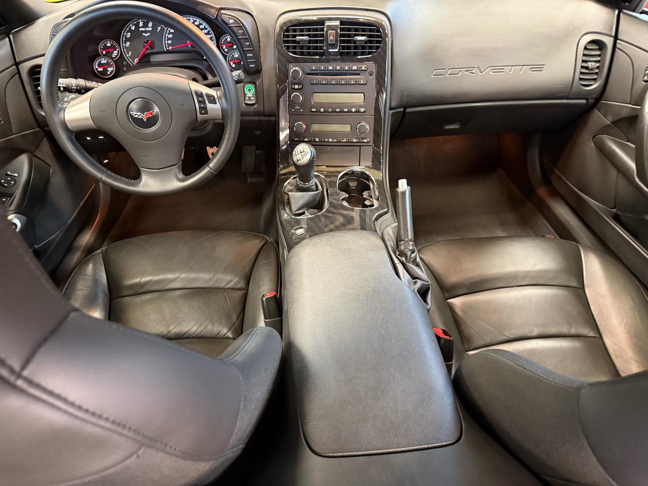 Chevrolet Corvette Standard Coupe 1LT 2011