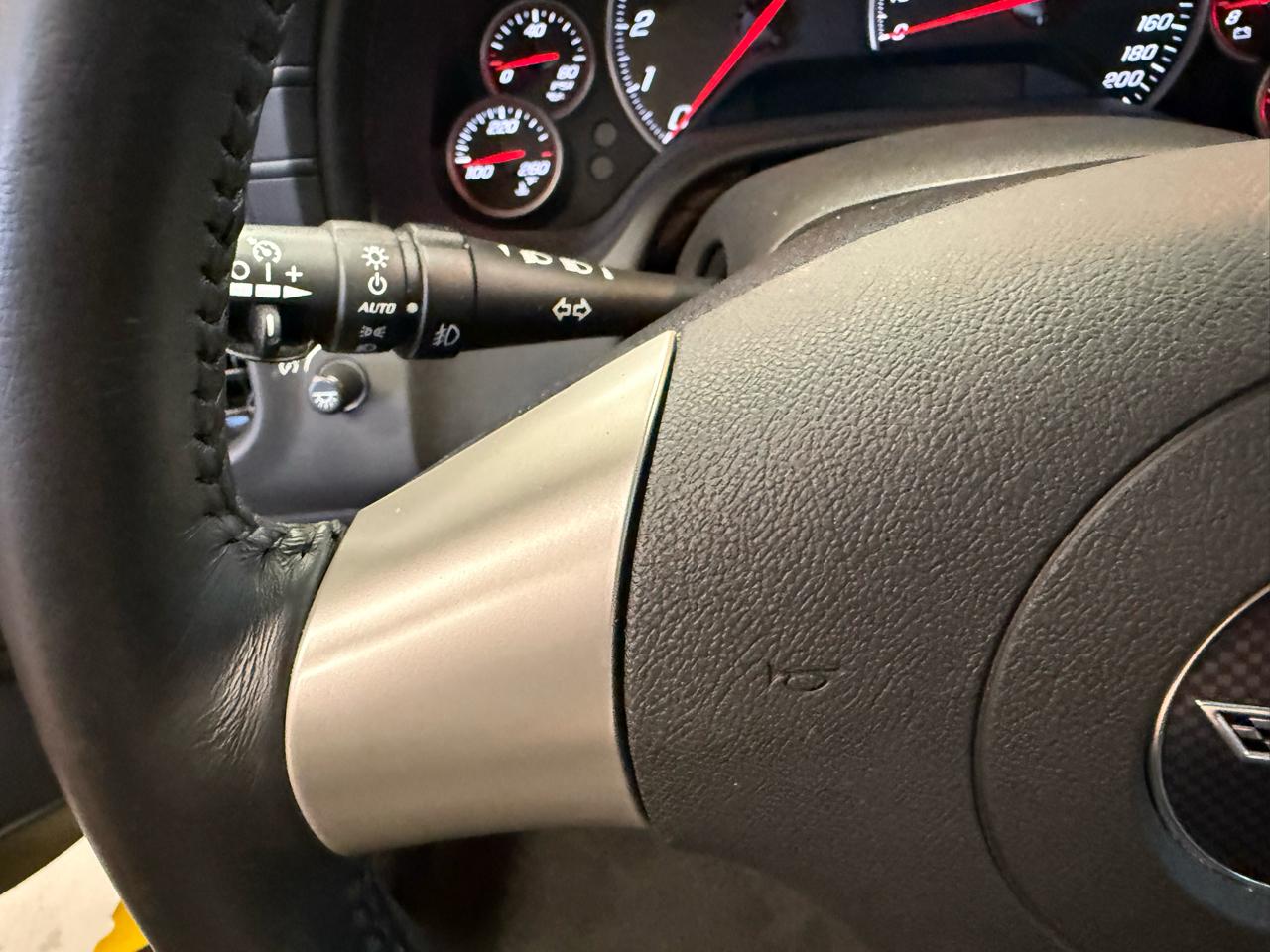 Chevrolet Corvette Standard Coupe 1LT 2011