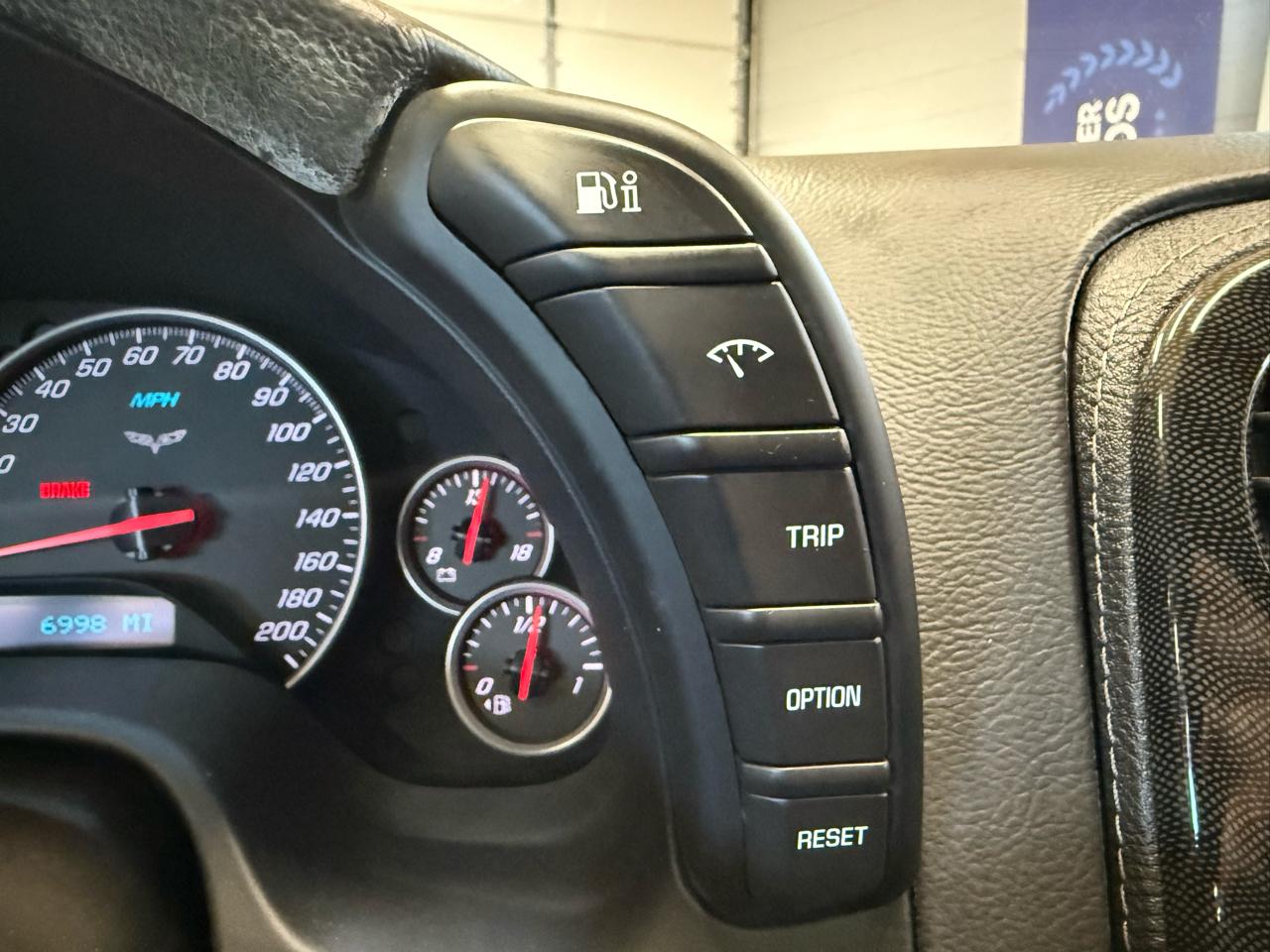 Chevrolet Corvette Standard Coupe 1LT 2011