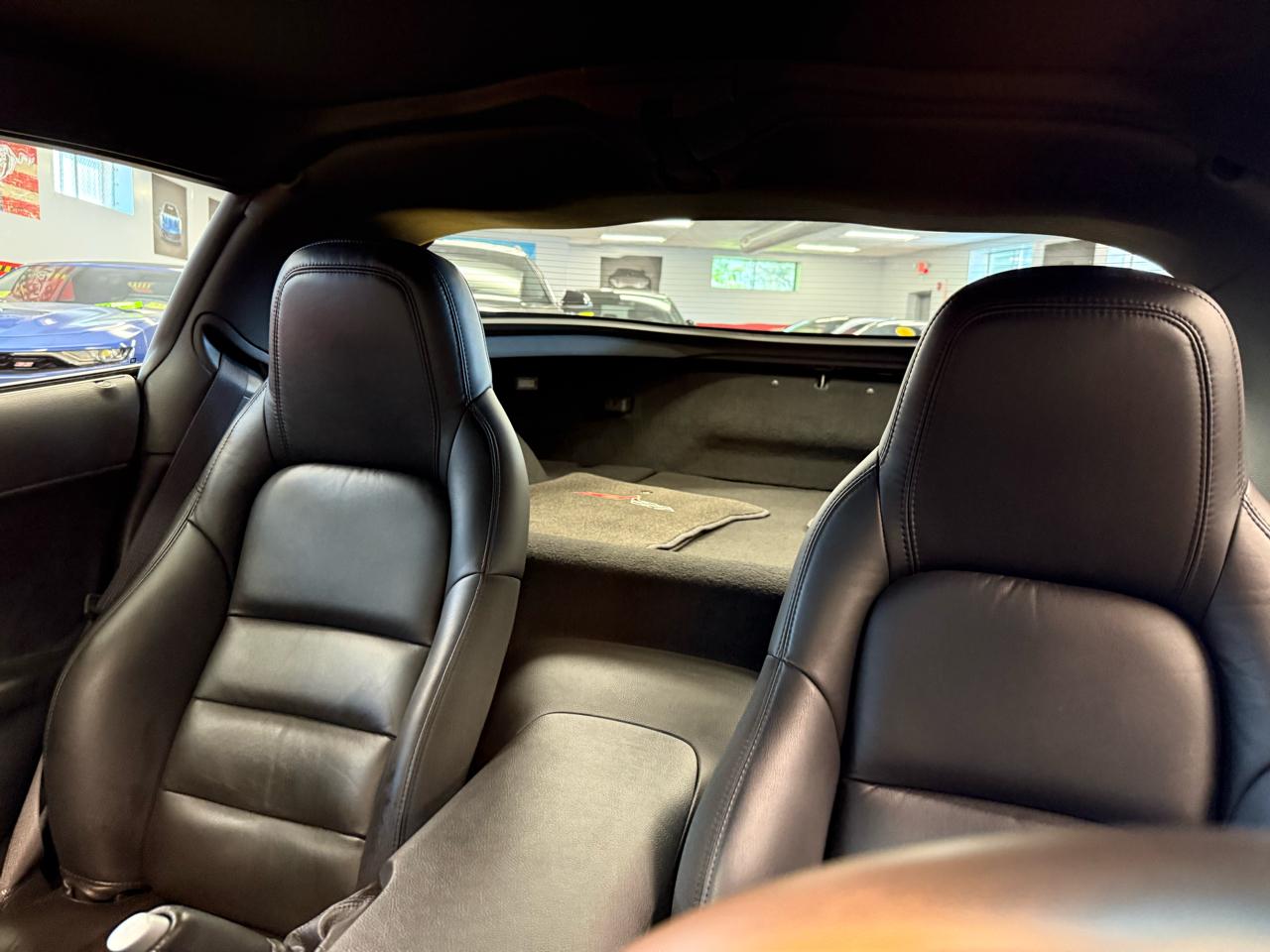 Chevrolet Corvette Standard Coupe 1LT 2011