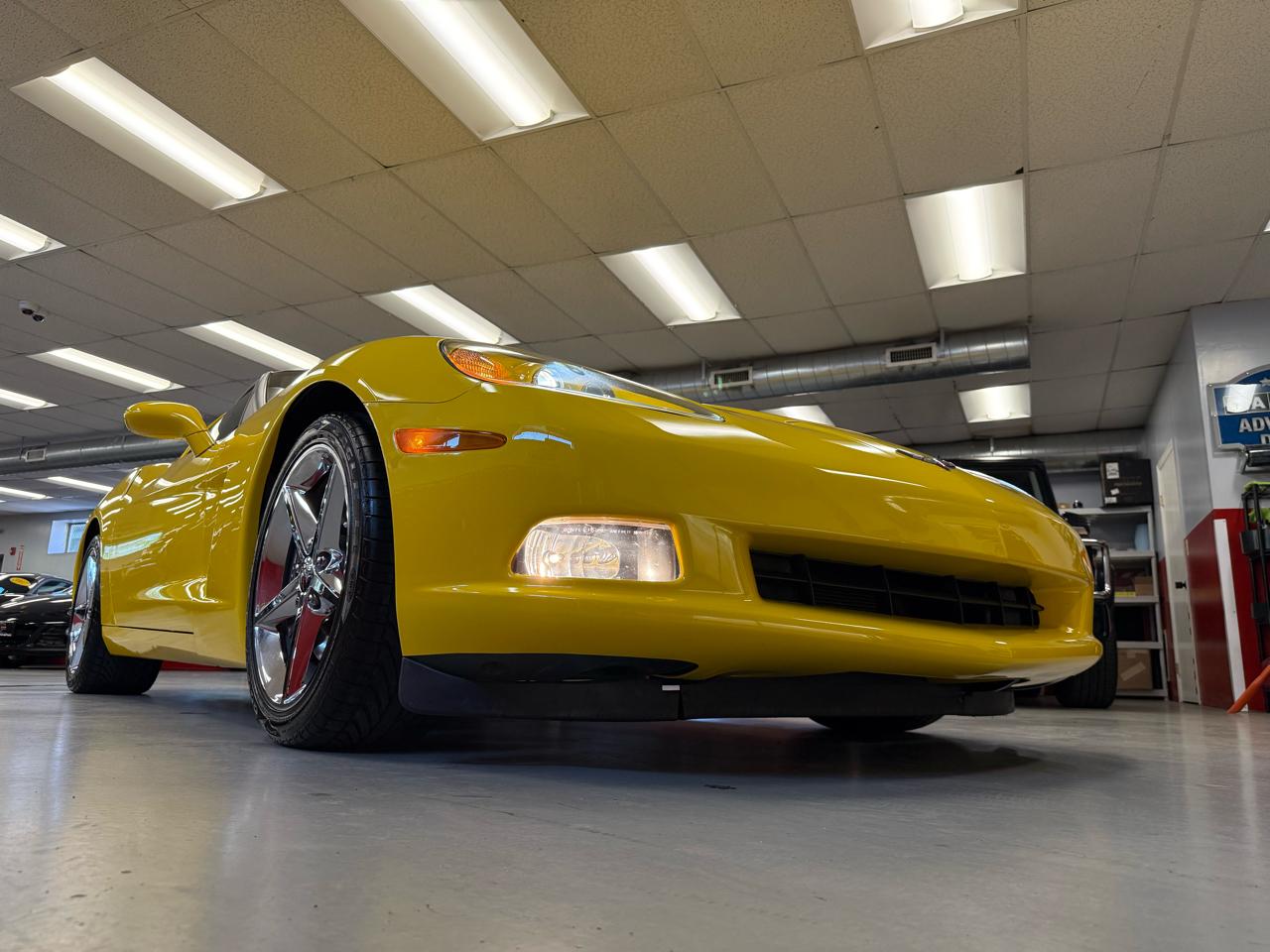 Chevrolet Corvette Standard Coupe 1LT 2011