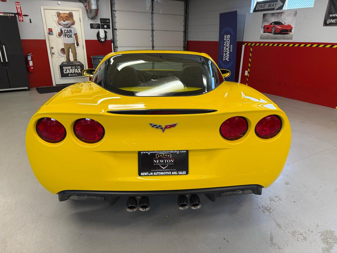 Chevrolet Corvette Standard Coupe 1LT 2011