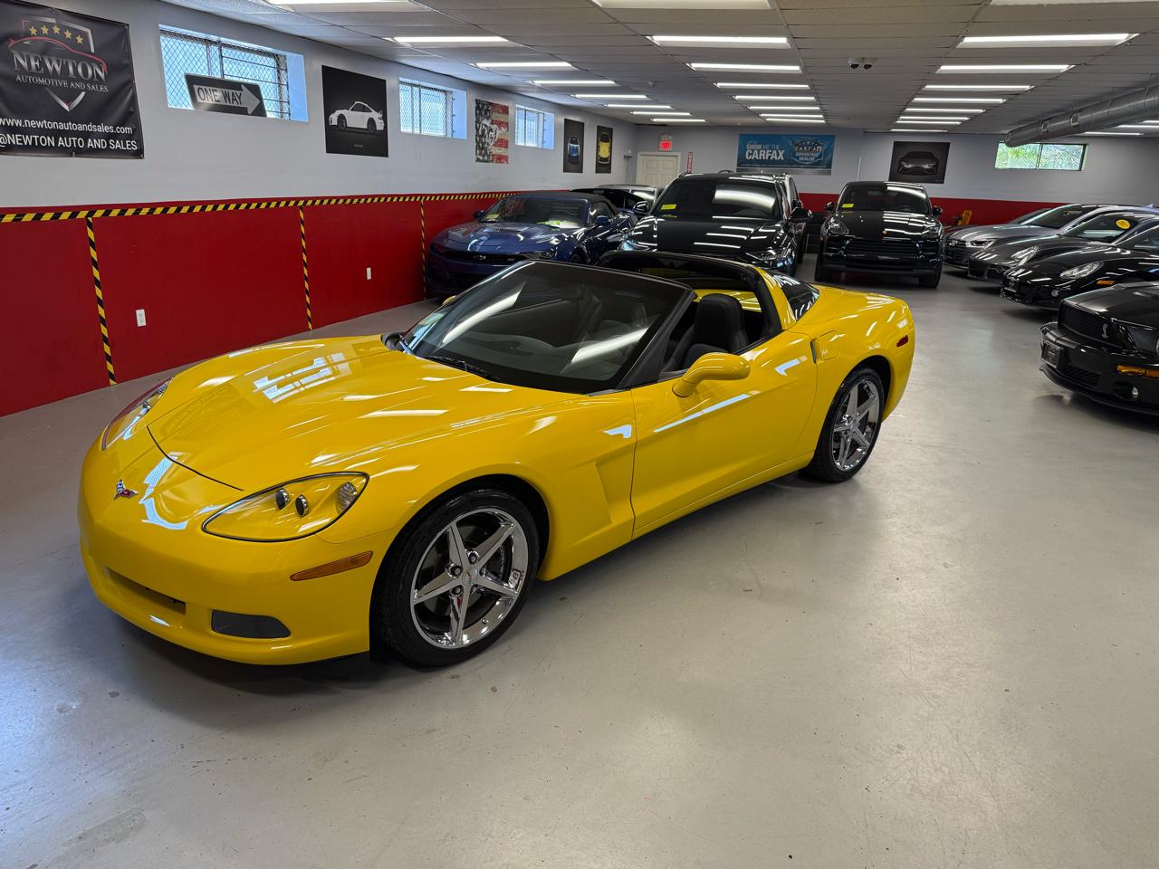 Chevrolet Corvette Standard Coupe 1LT 2011