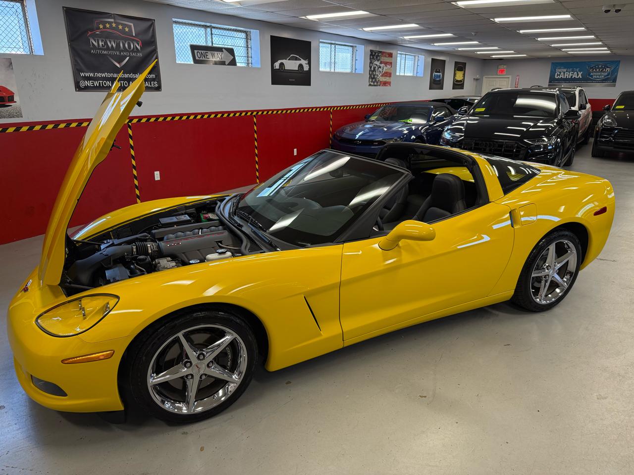 Chevrolet Corvette Standard Coupe 1LT 2011