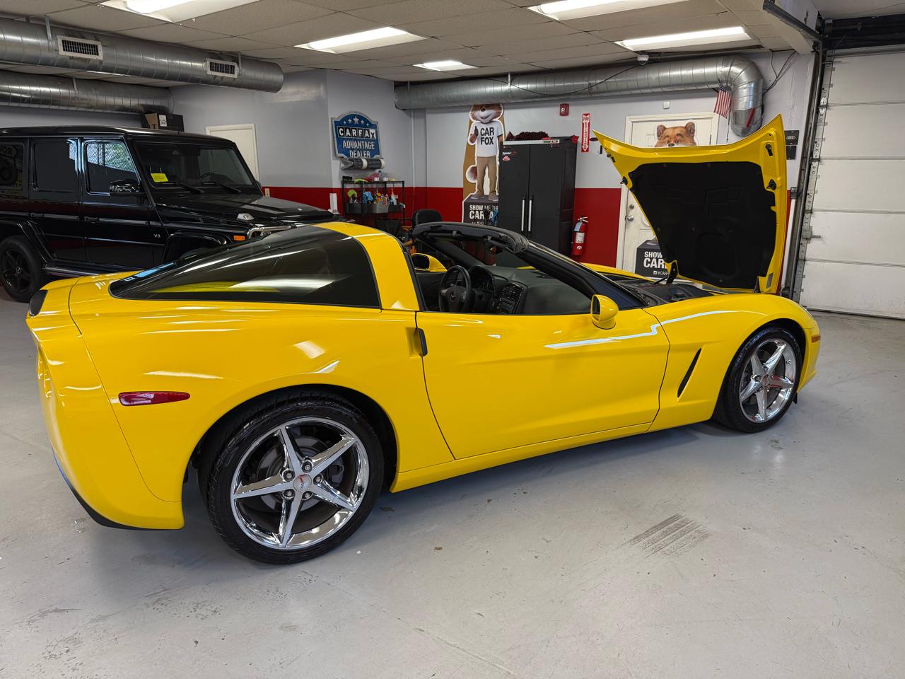 Chevrolet Corvette Standard Coupe 1LT 2011