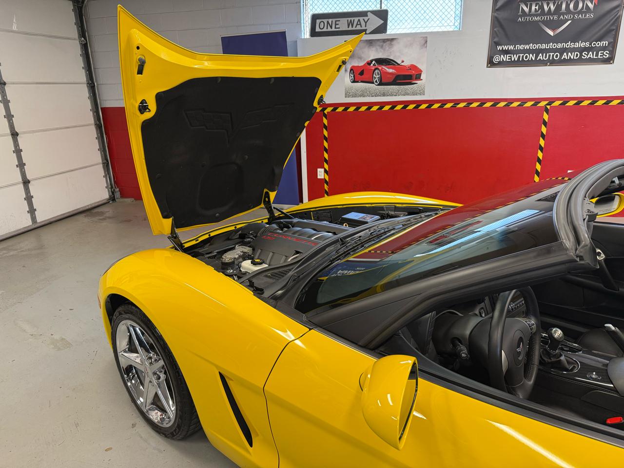 Chevrolet Corvette Standard Coupe 1LT 2011