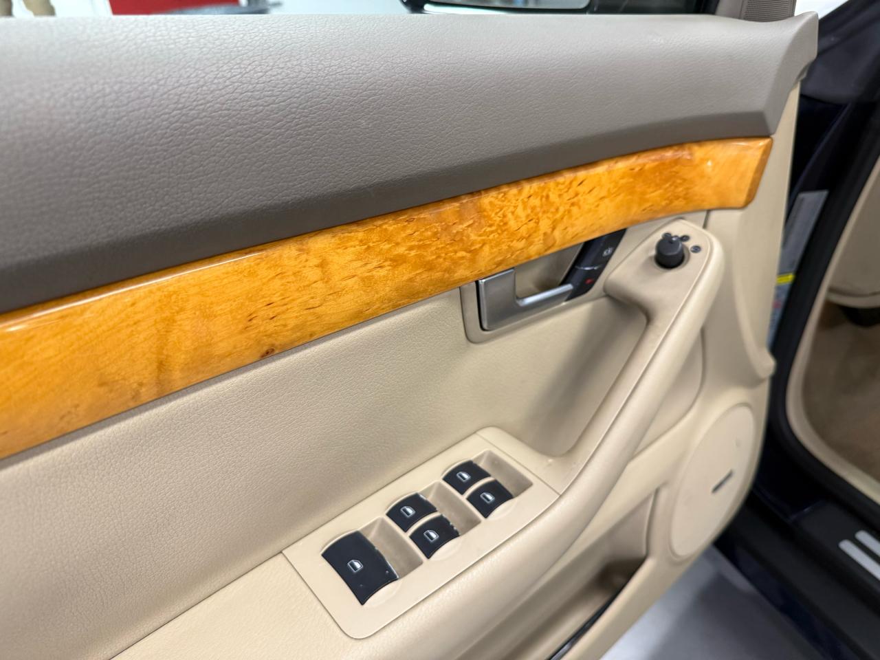Audi A4 2.0T Cabriolet quattro with Tiptronic 2007