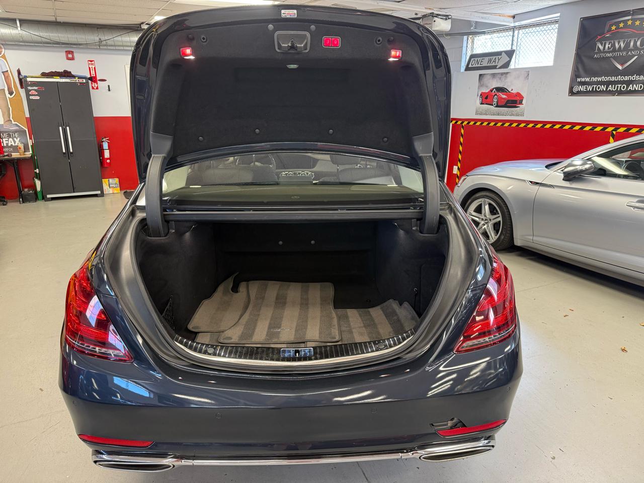 Mercedes-Benz S-Class S560 4MATIC 2019