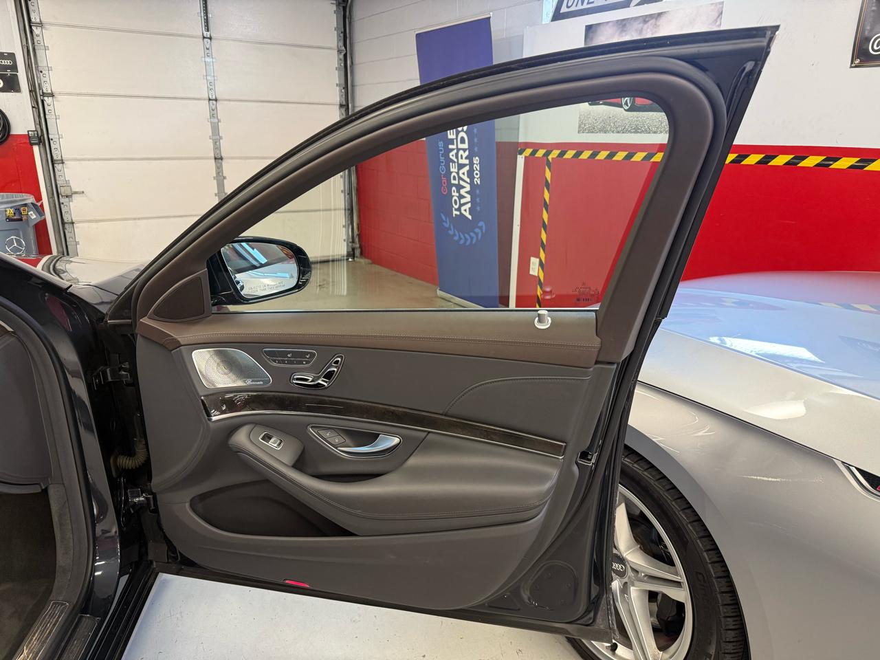 Mercedes-Benz S-Class S560 4MATIC 2019