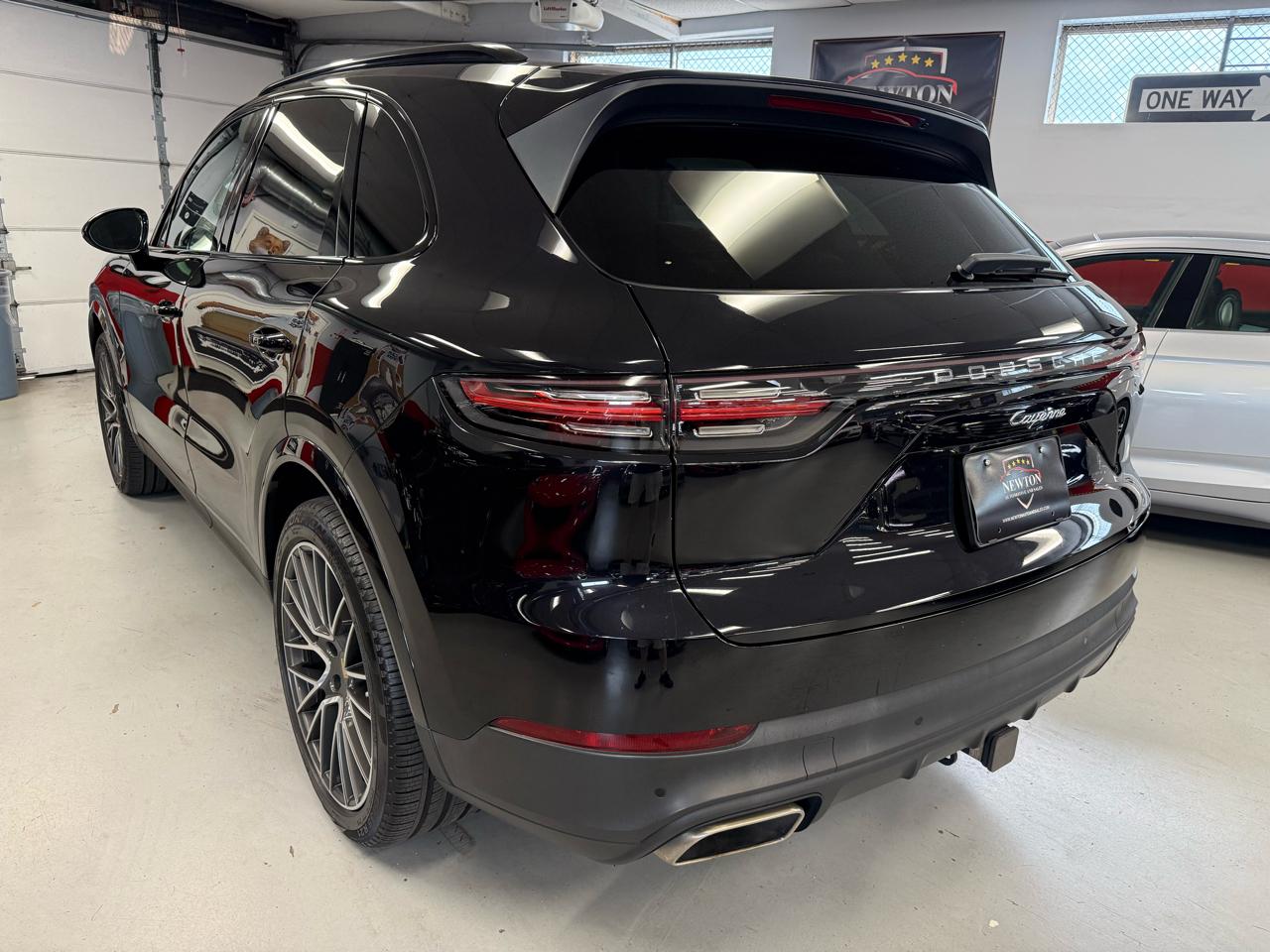 Porsche Cayenne Base 2021