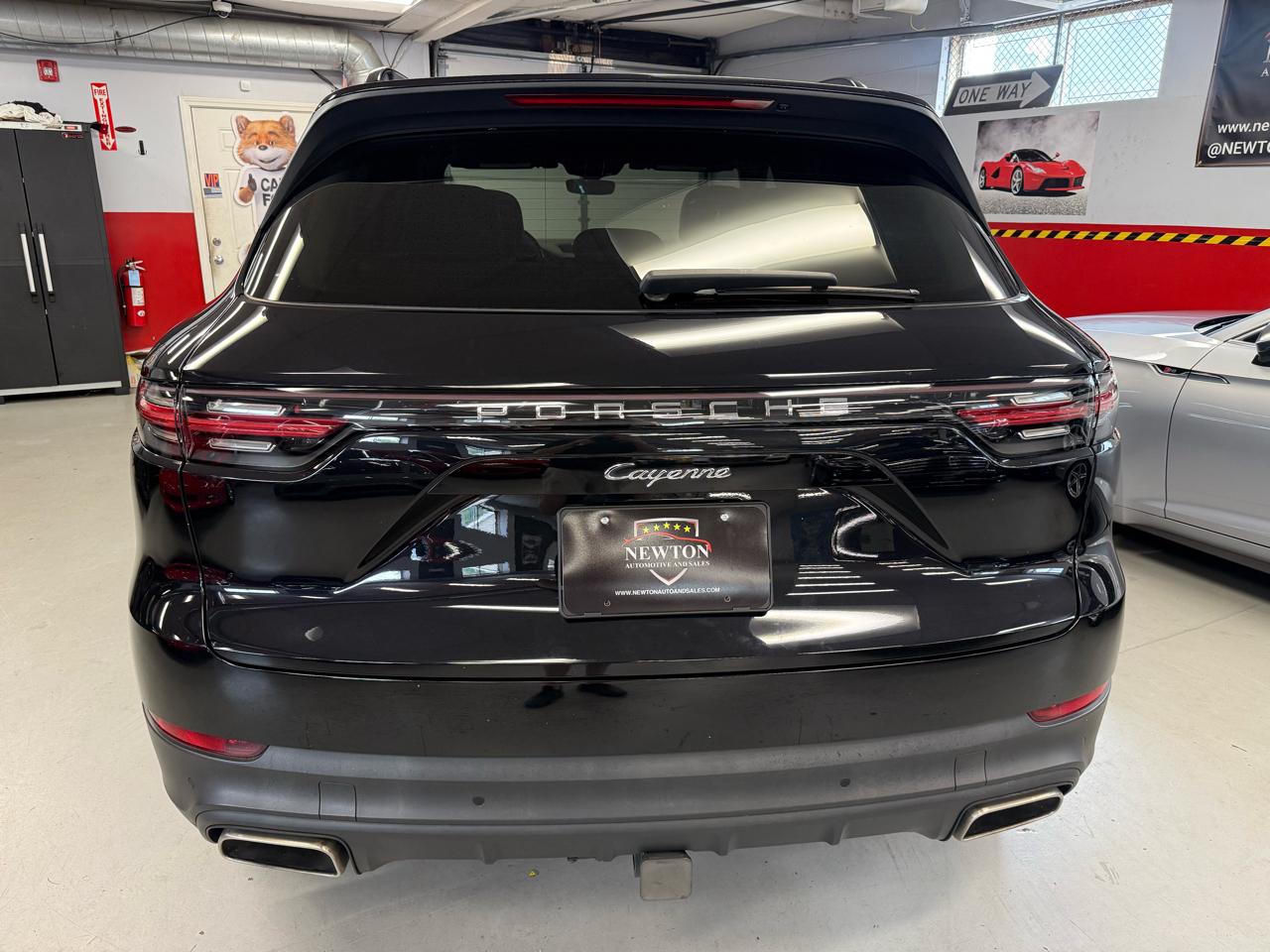 Porsche Cayenne Base 2021
