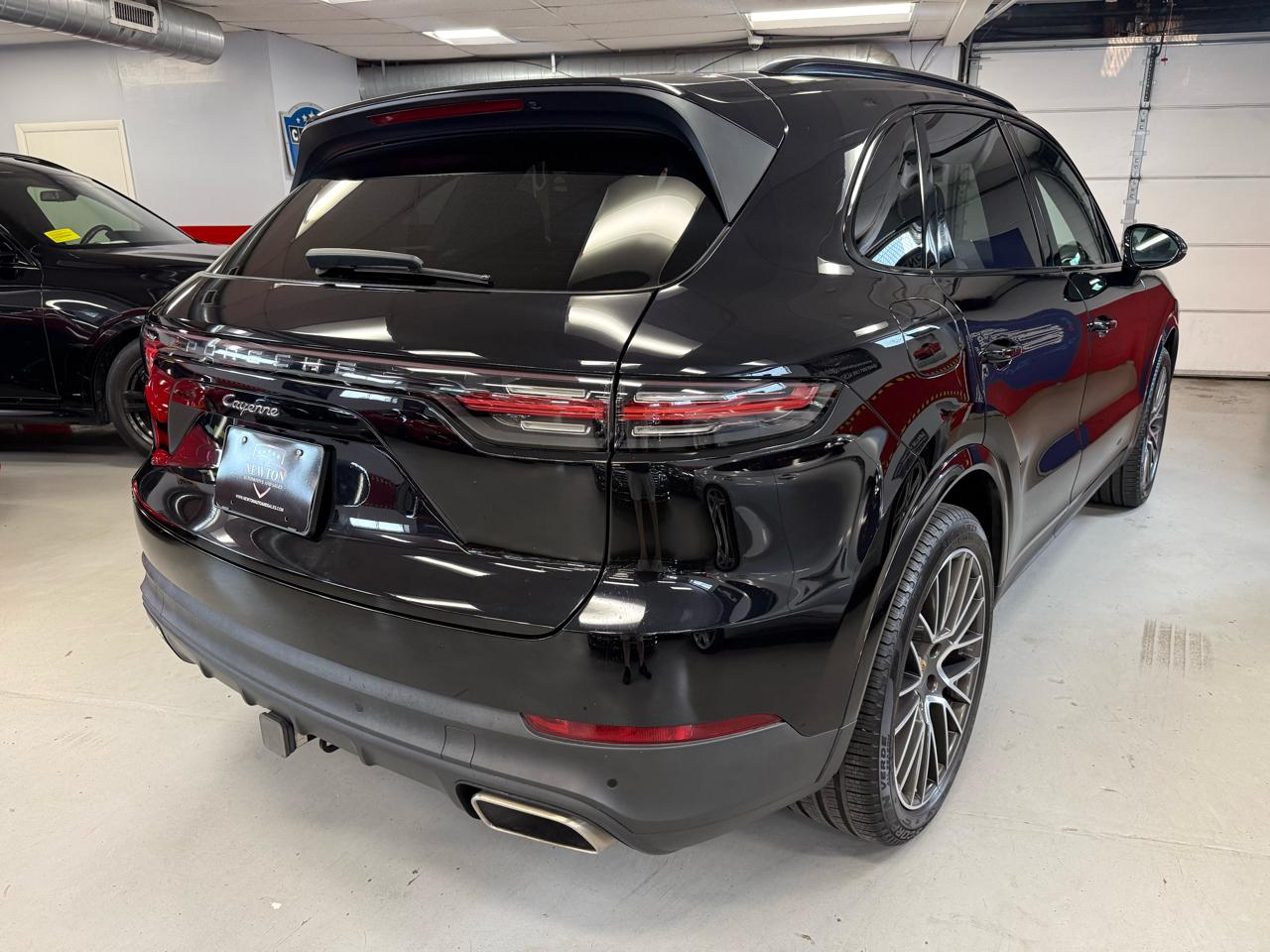 Porsche Cayenne Base 2021