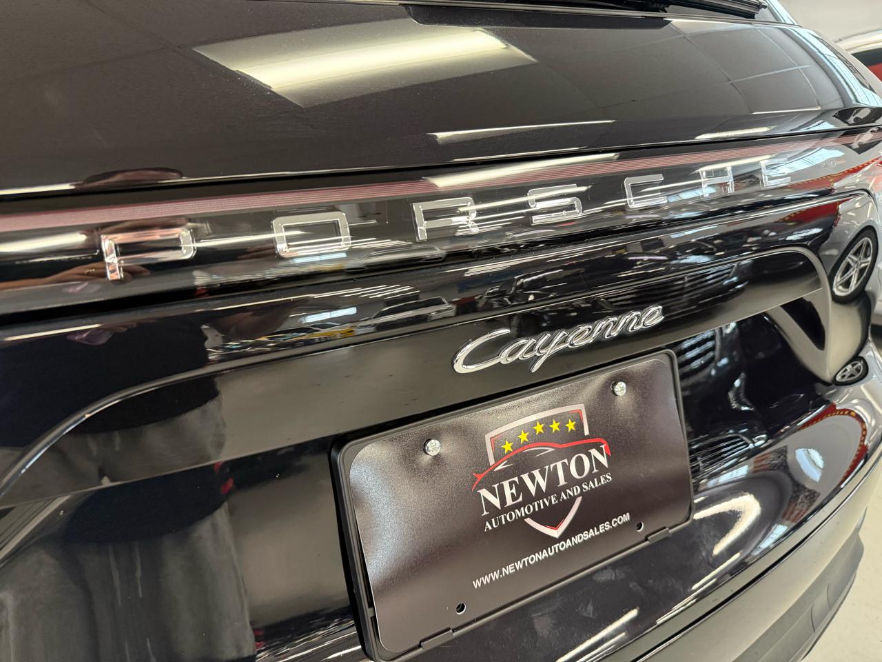 Porsche Cayenne Base 2021