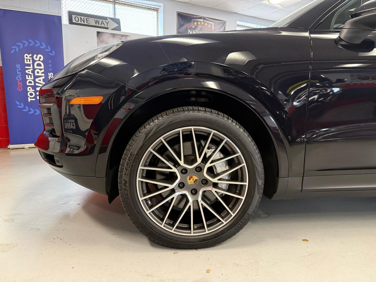 Porsche Cayenne Base 2021