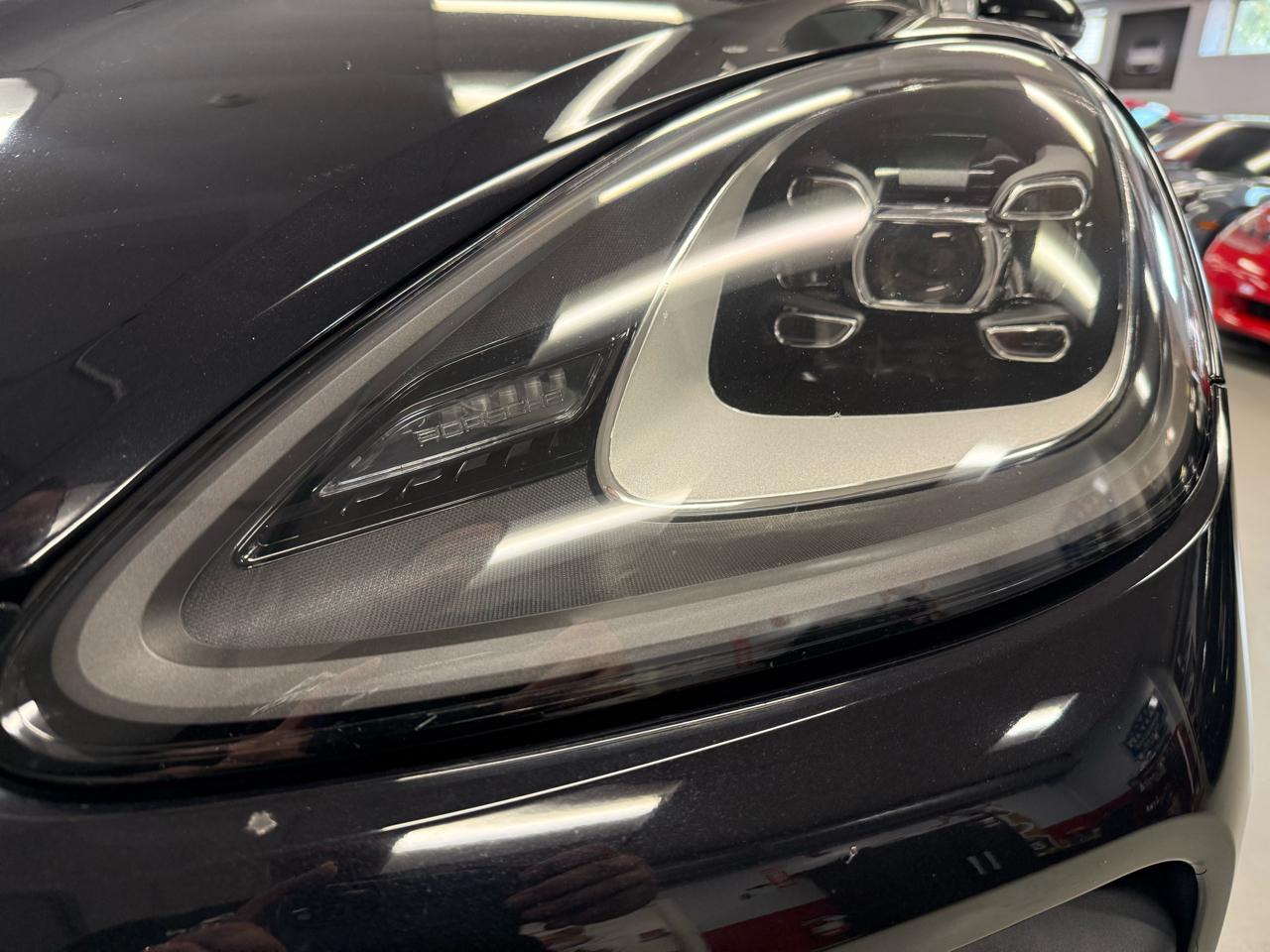 Porsche Cayenne Base 2021