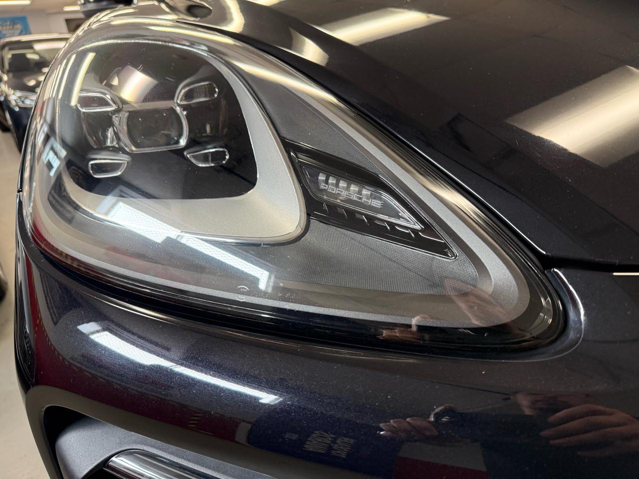 Porsche Cayenne Base 2021