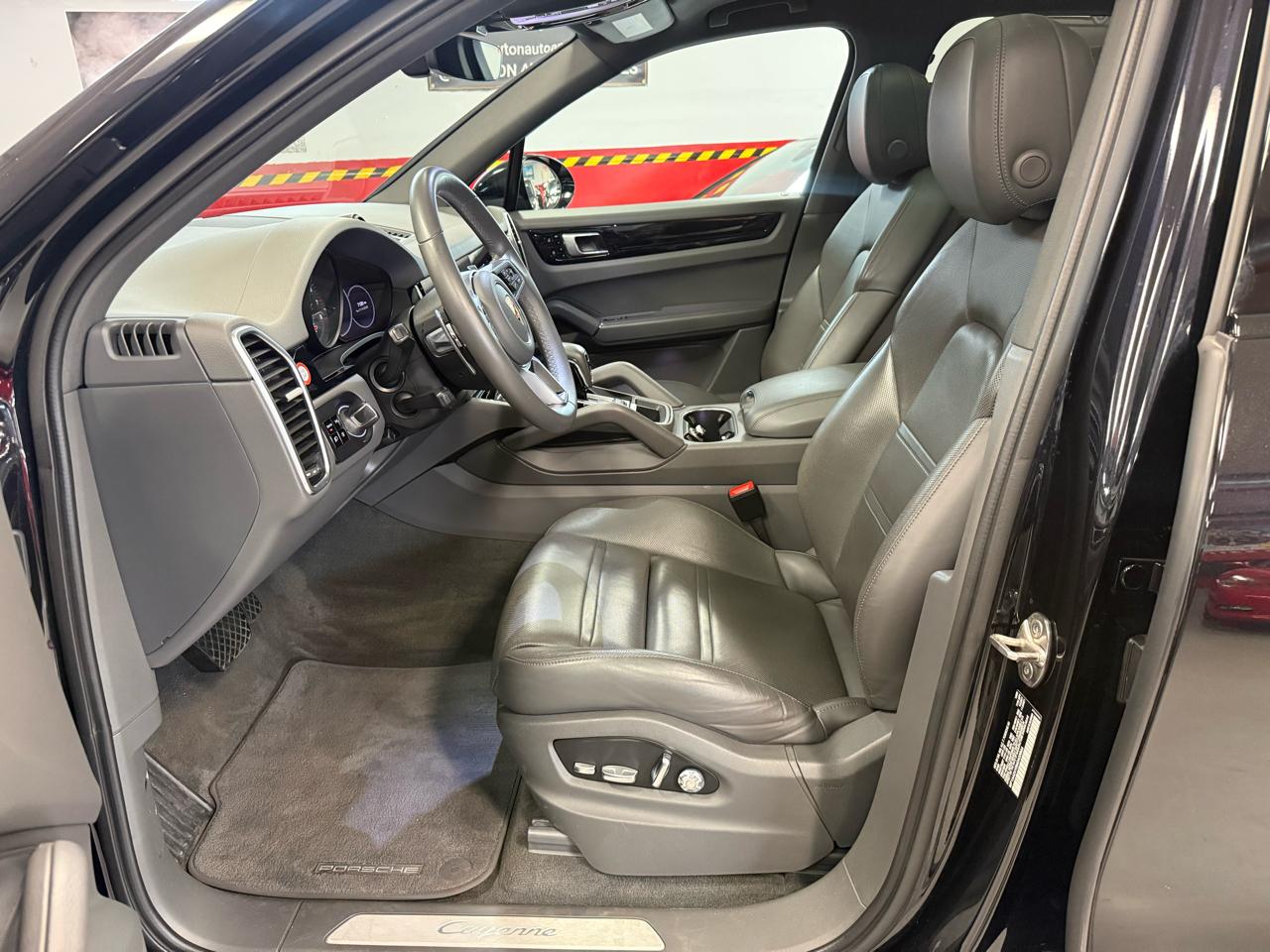 Porsche Cayenne Base 2021