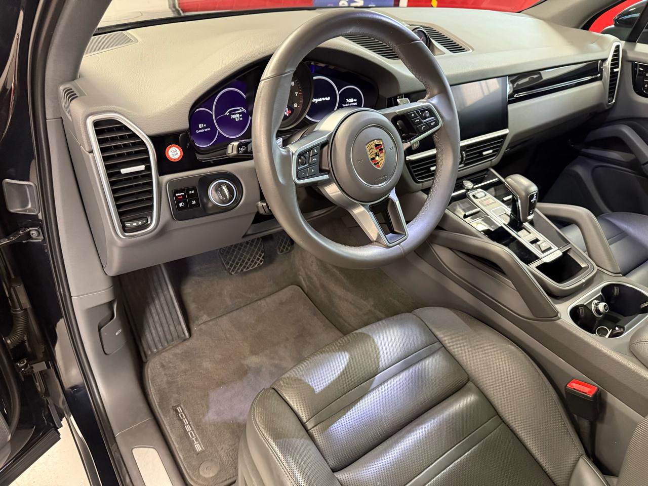 Porsche Cayenne Base 2021