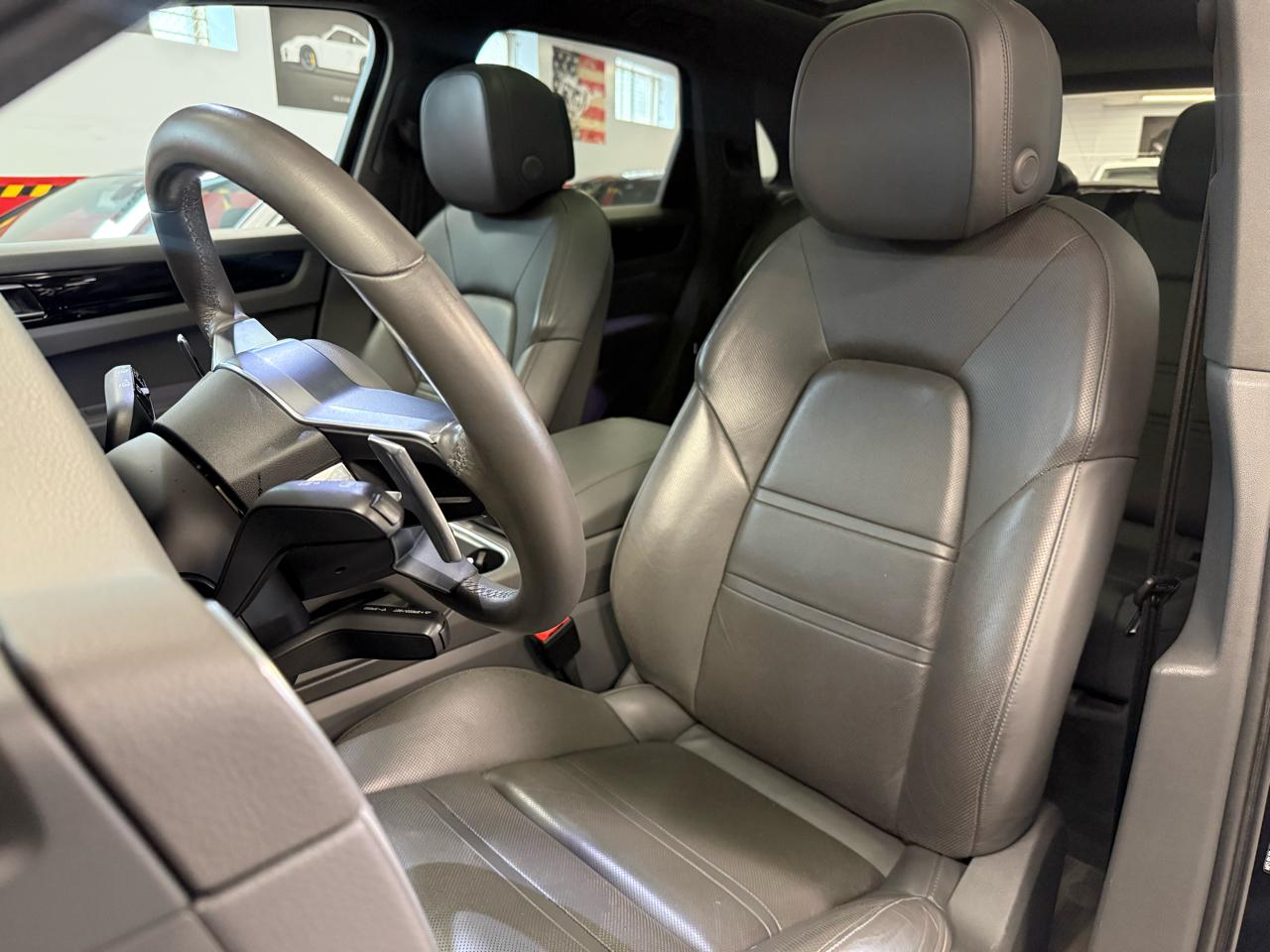 Porsche Cayenne Base 2021