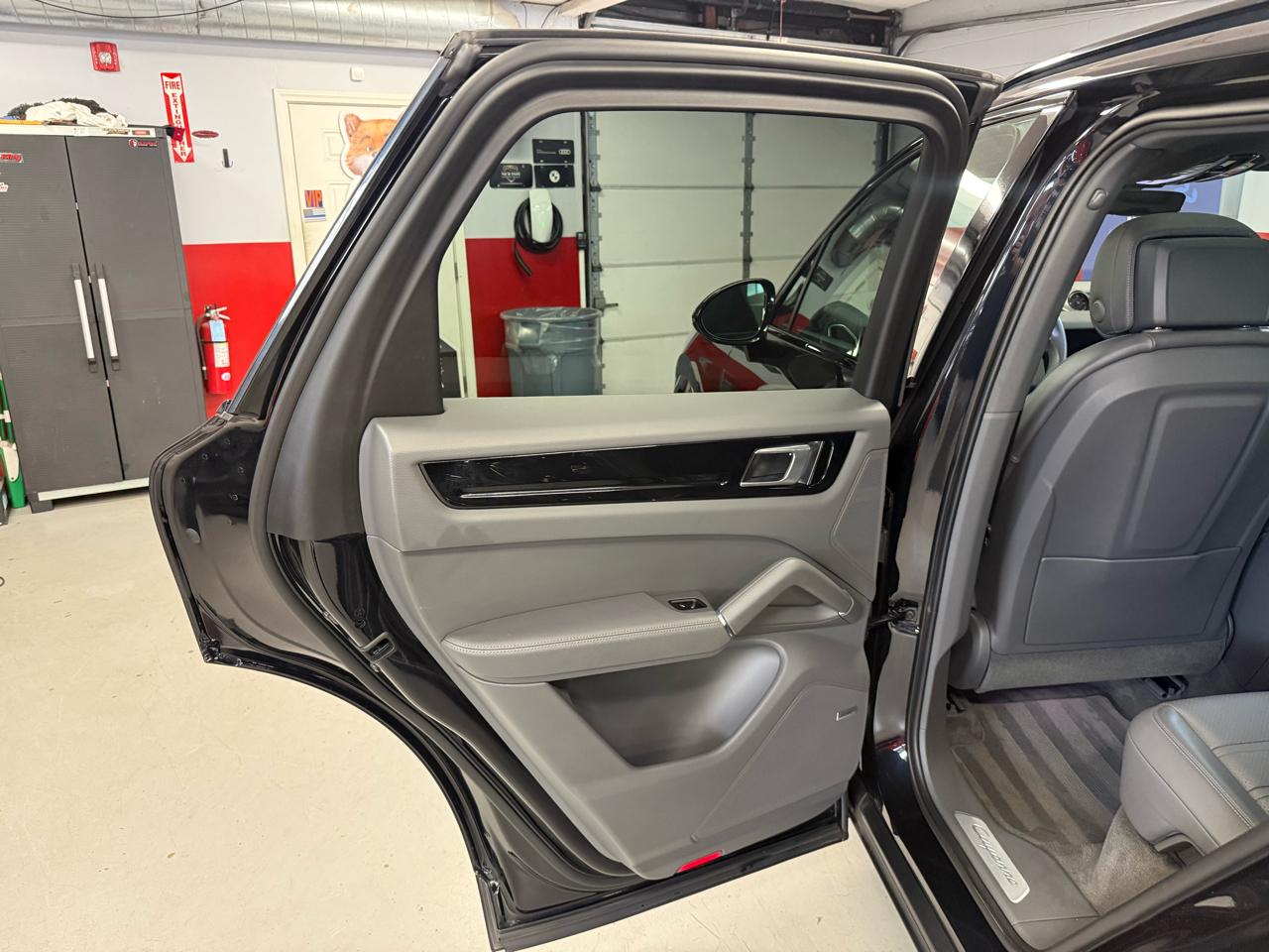 Porsche Cayenne Base 2021