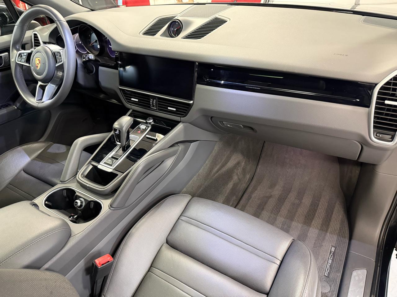 Porsche Cayenne Base 2021