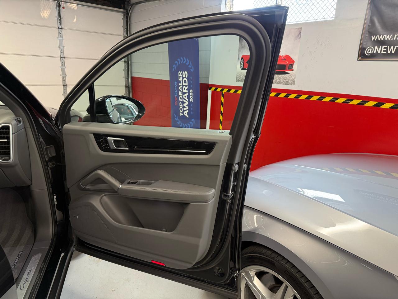 Porsche Cayenne Base 2021