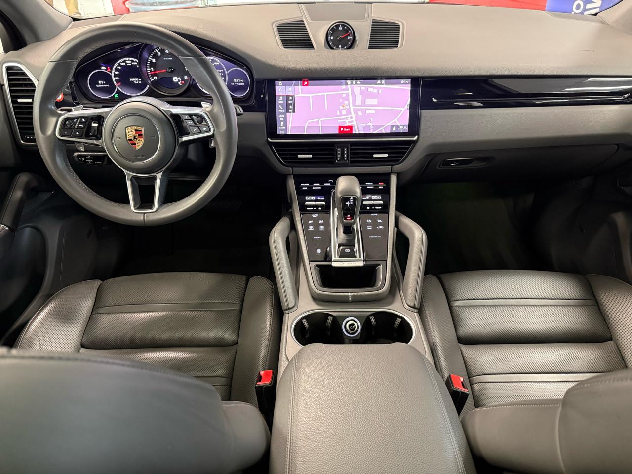 Porsche Cayenne Base 2021
