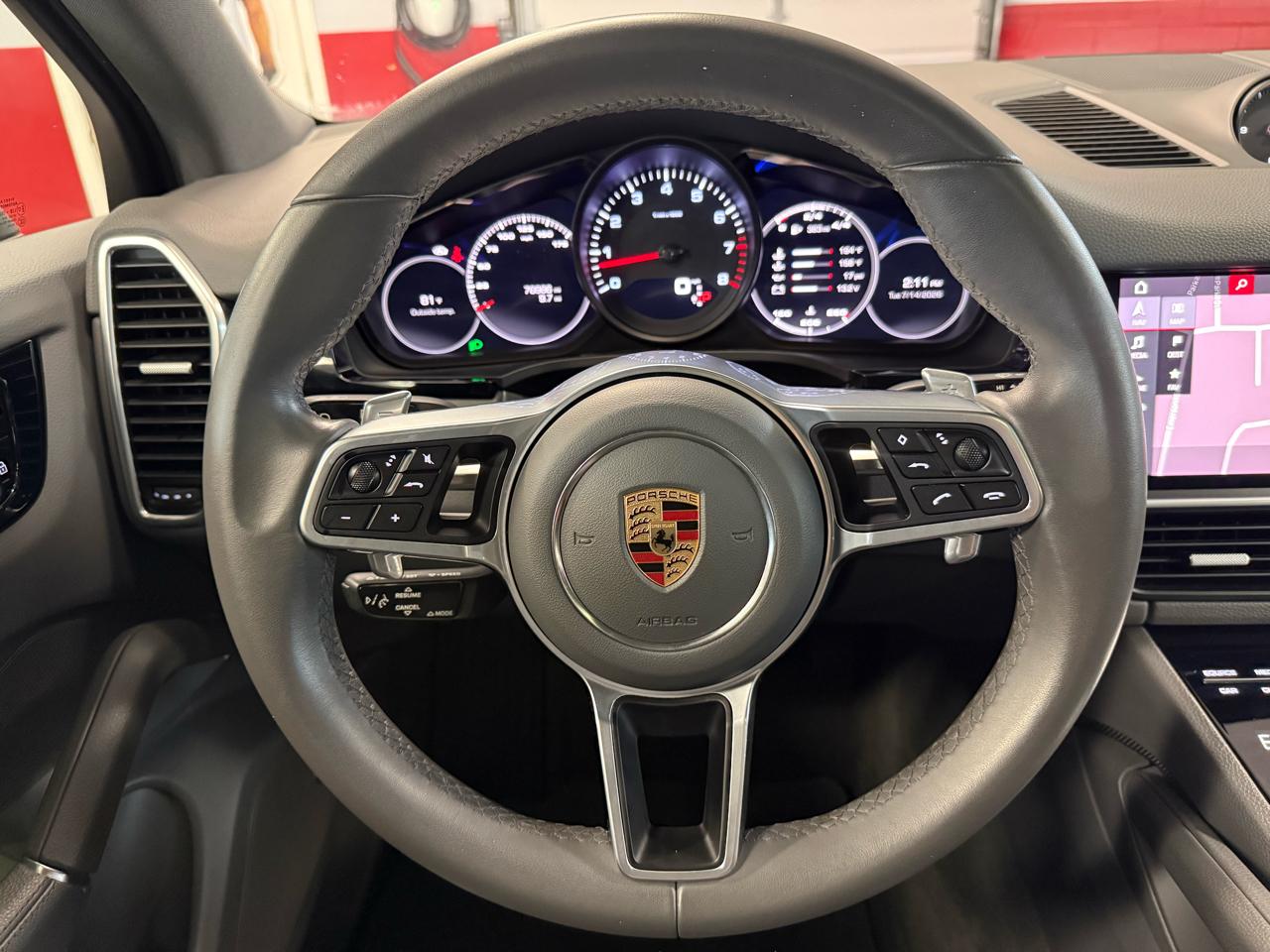 Porsche Cayenne Base 2021