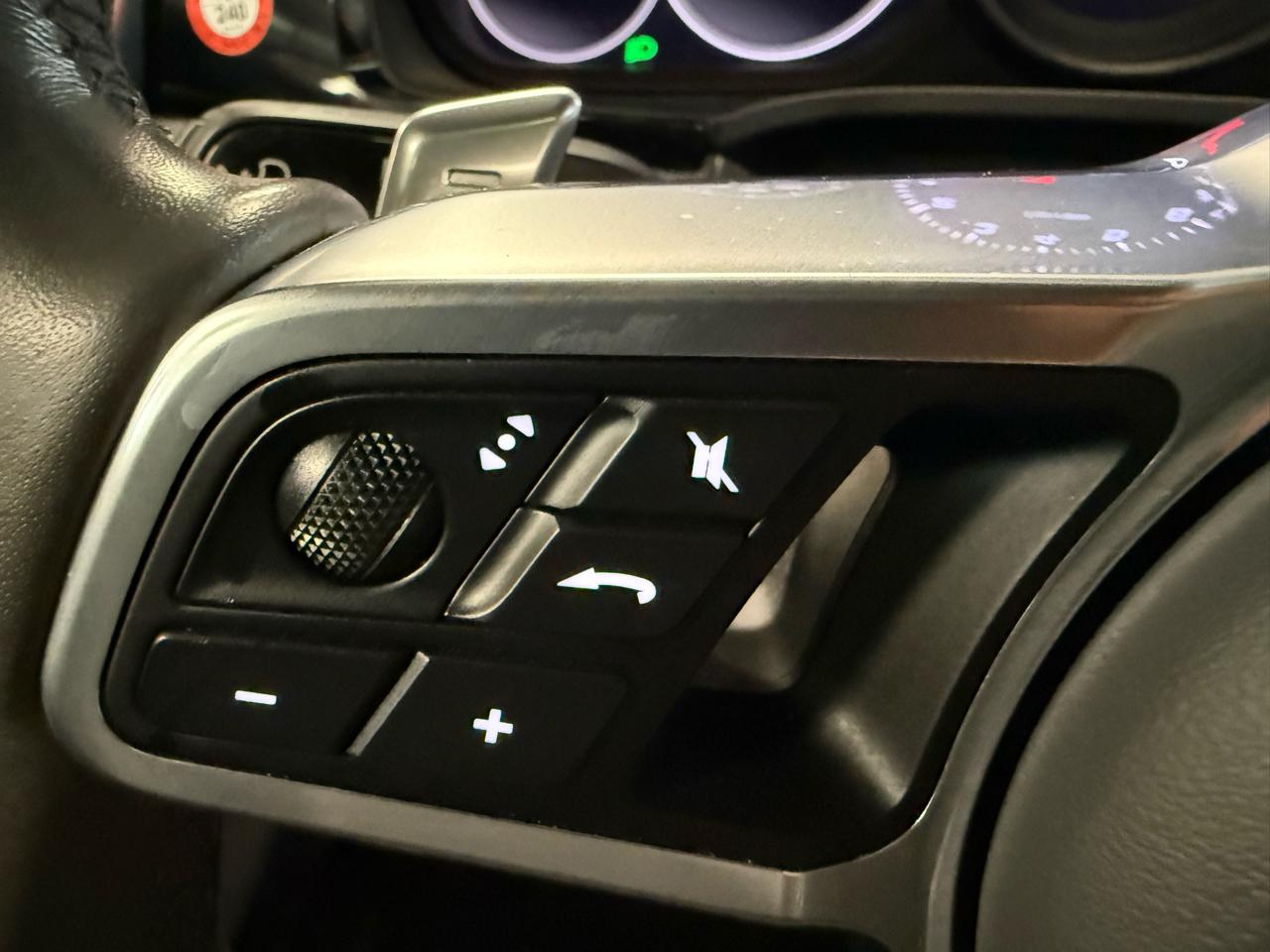 Porsche Cayenne Base 2021