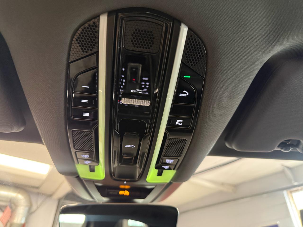 Porsche Cayenne Base 2021