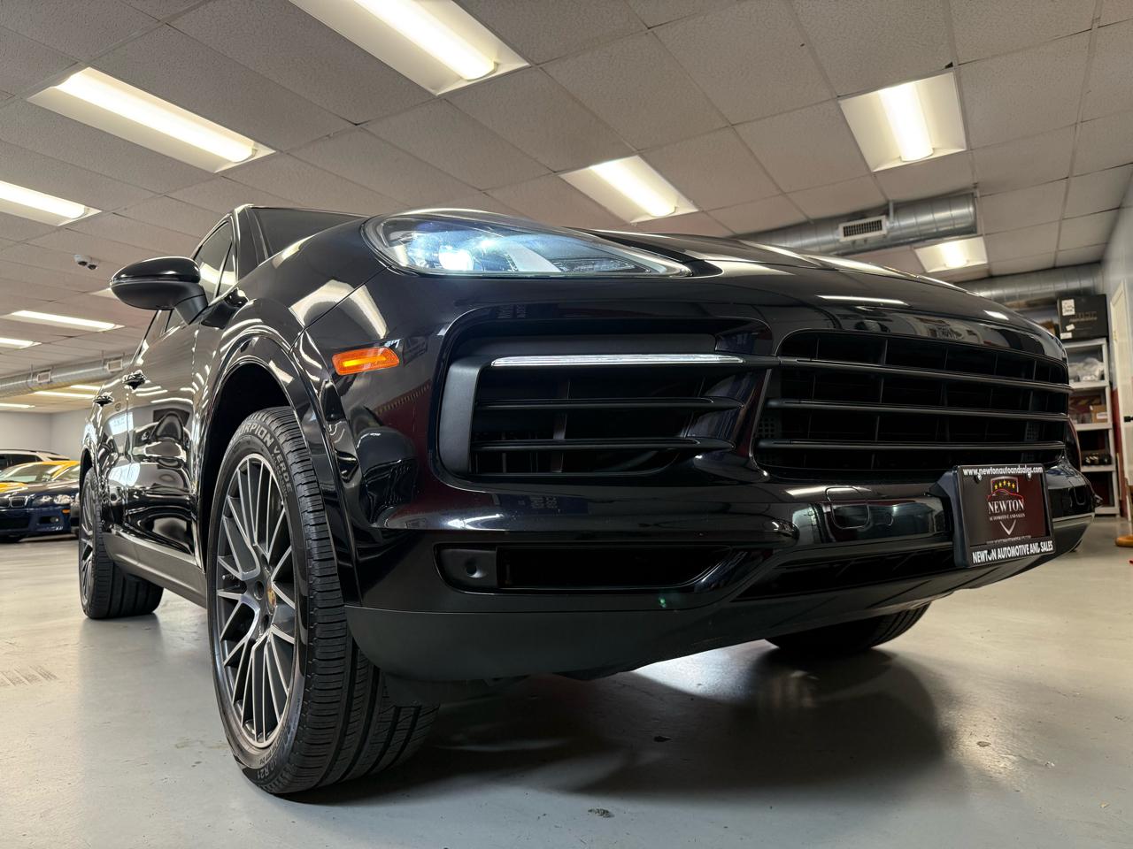 Porsche Cayenne Base 2021
