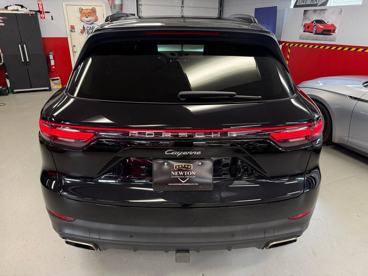 Porsche Cayenne Base 2021