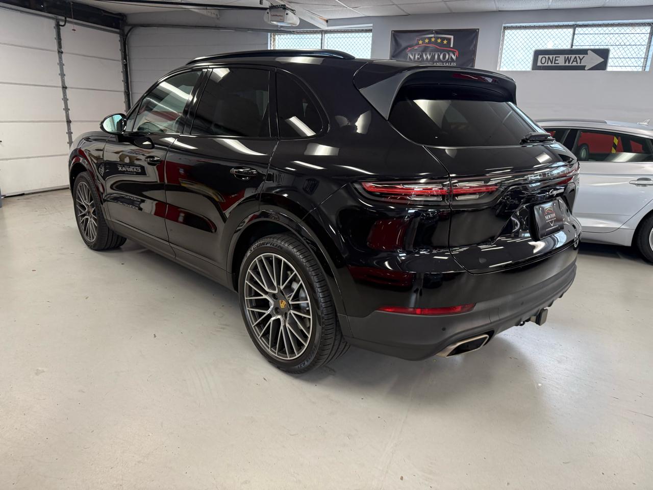 Porsche Cayenne Base 2021