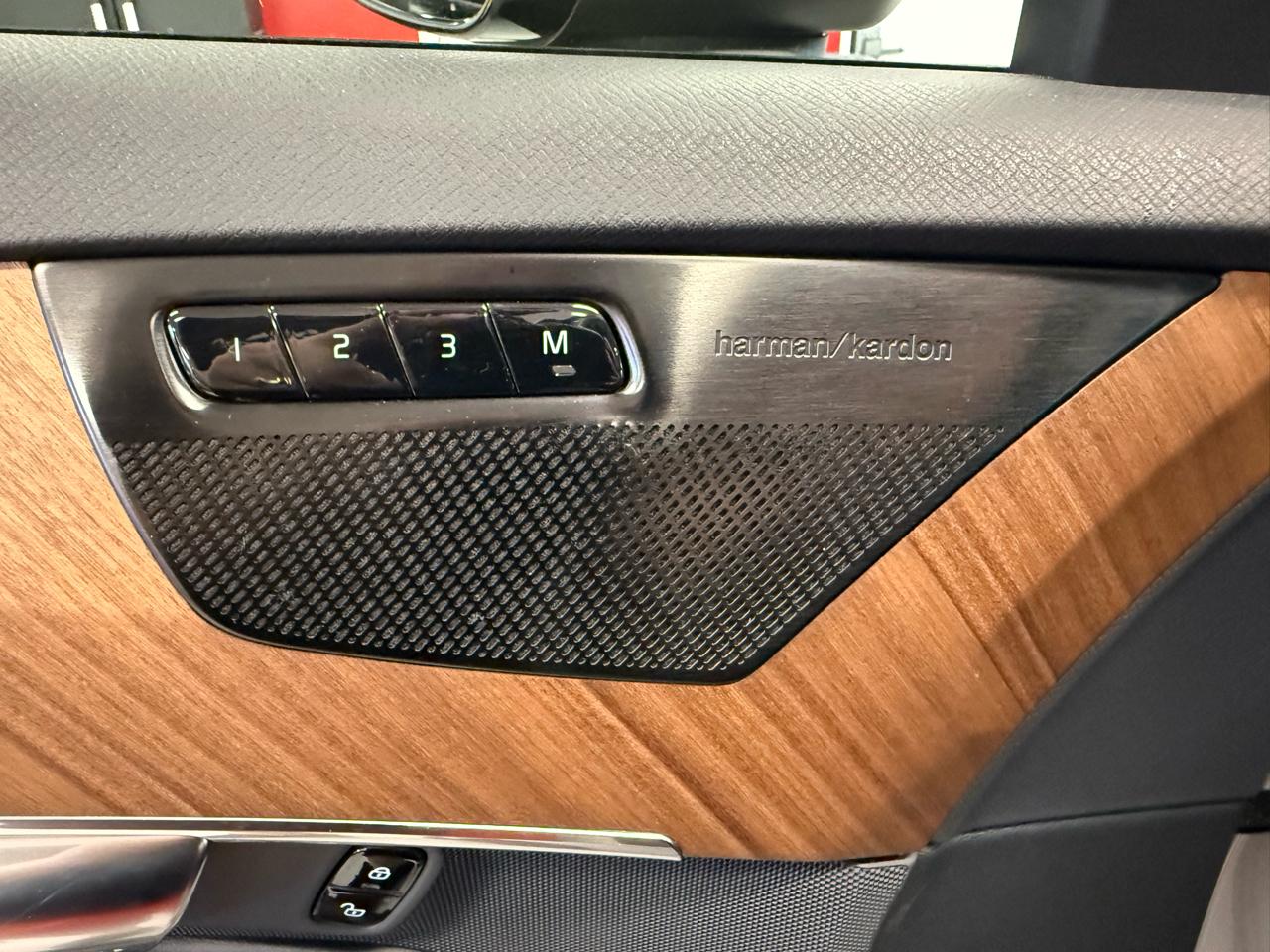 Volvo XC90 Recharge T8 Plus Dark 2023