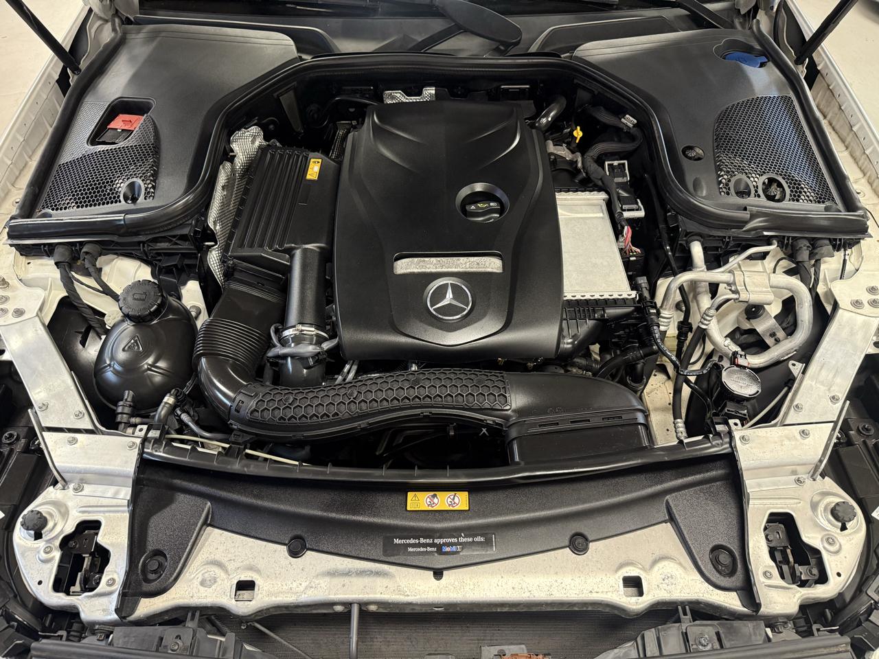 Mercedes-Benz E-Class E300 Luxury 4MATIC Sedan 2019