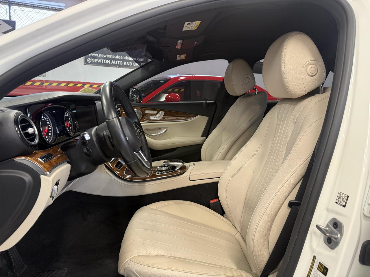 Mercedes-Benz E-Class E300 Luxury 4MATIC Sedan 2019