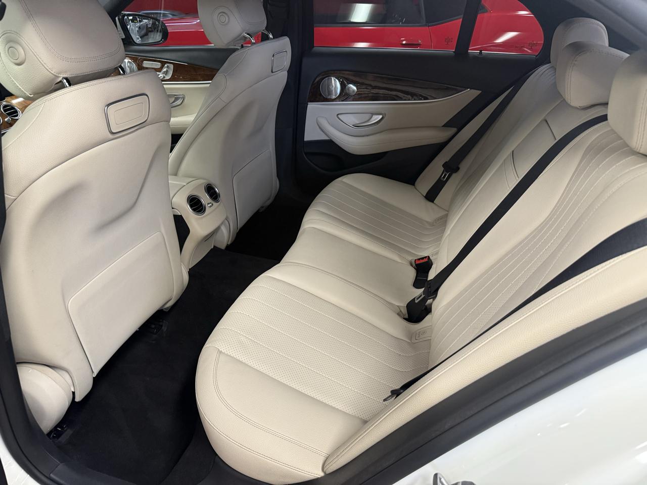 Mercedes-Benz E-Class E300 Luxury 4MATIC Sedan 2019