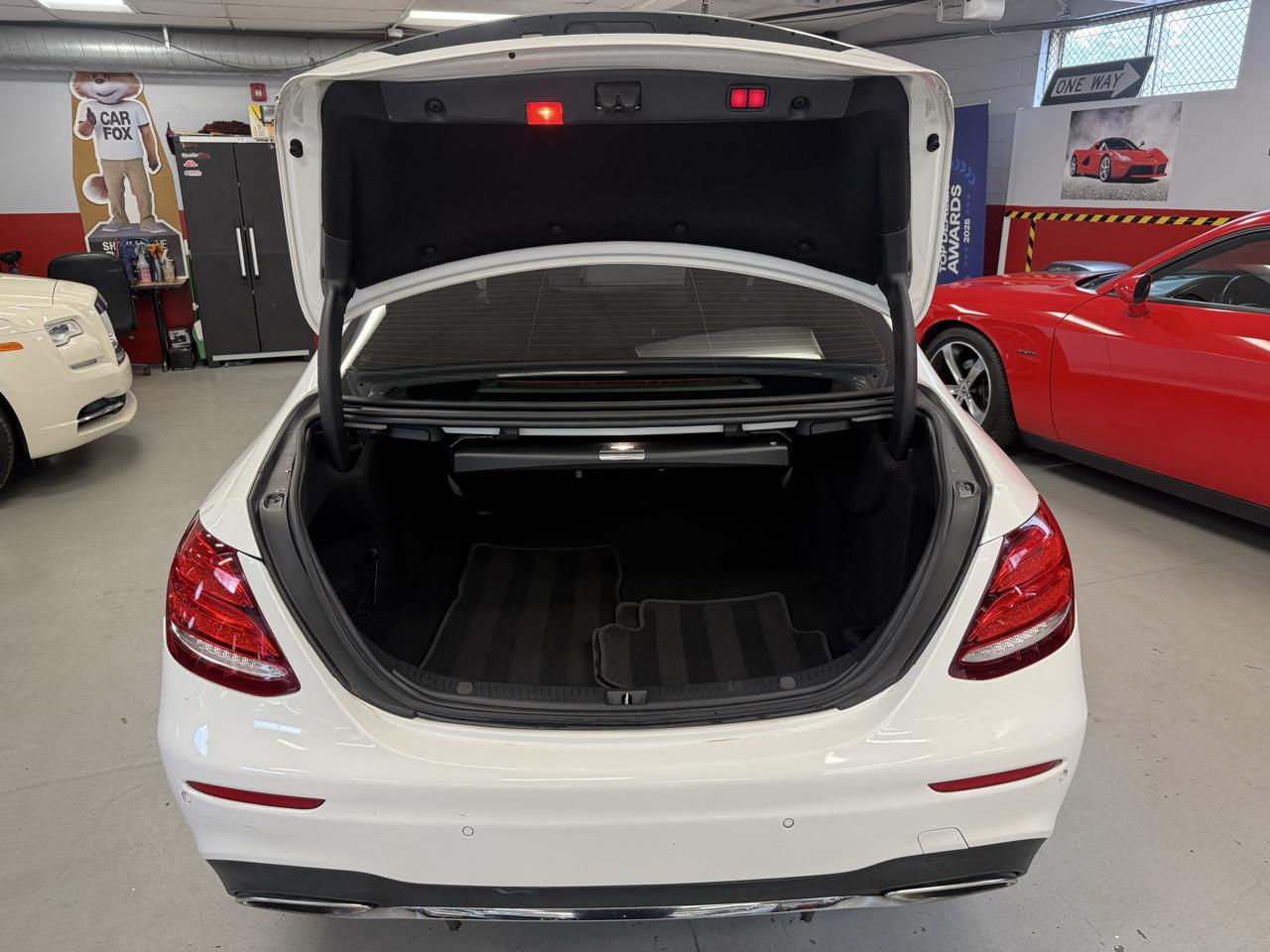 Mercedes-Benz E-Class E300 Luxury 4MATIC Sedan 2019