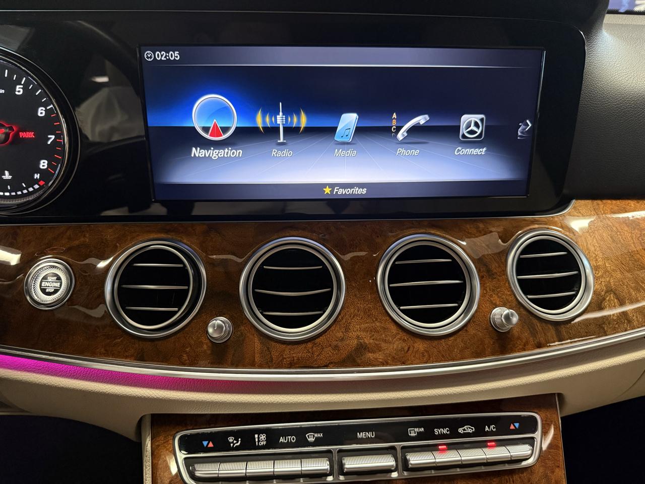 Mercedes-Benz E-Class E300 Luxury 4MATIC Sedan 2019