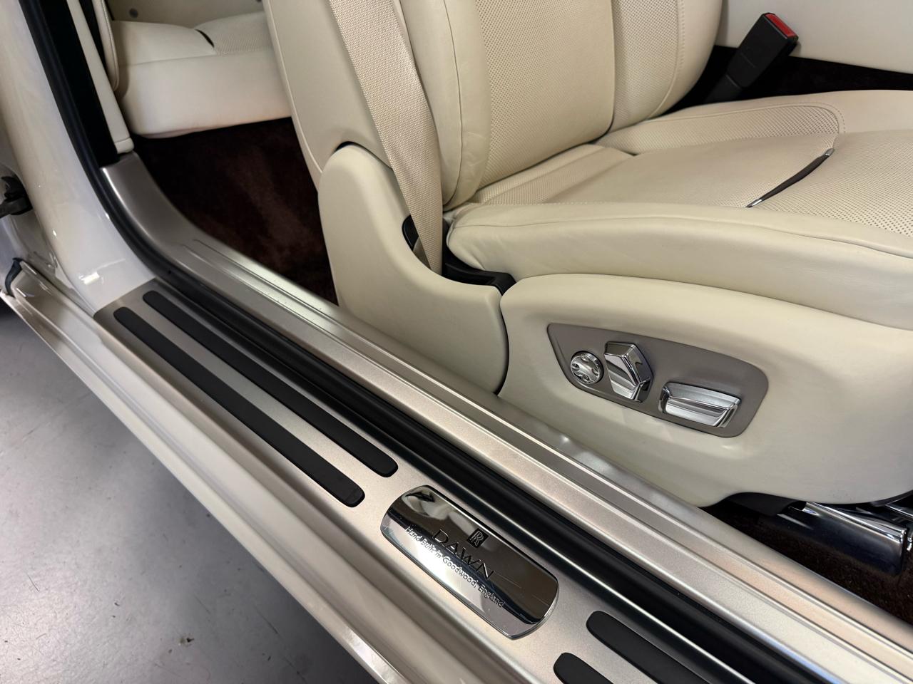 Rolls-Royce Dawn Base 2017