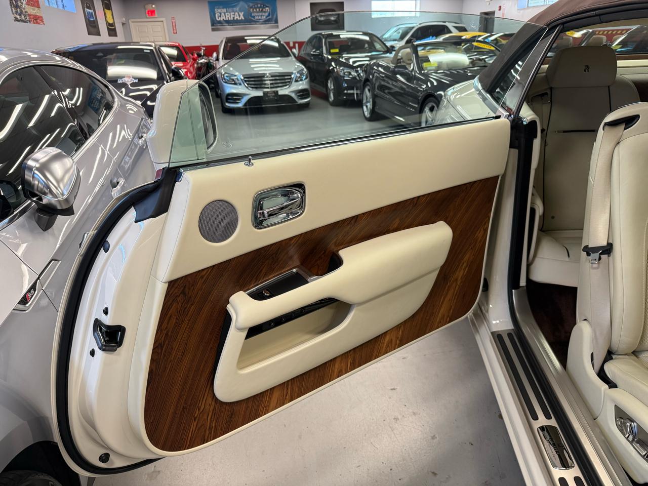 Rolls-Royce Dawn Base 2017