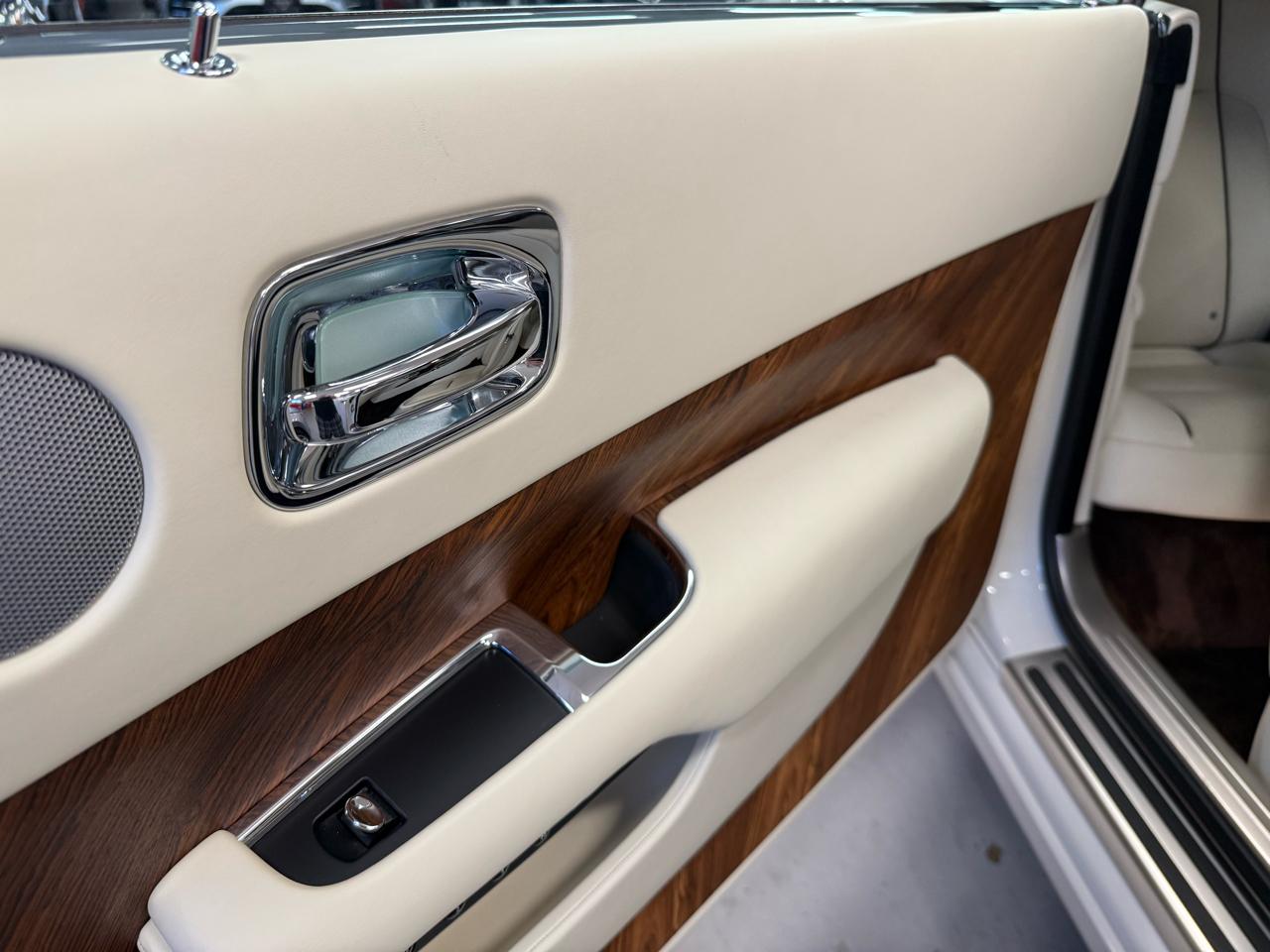 Rolls-Royce Dawn Base 2017