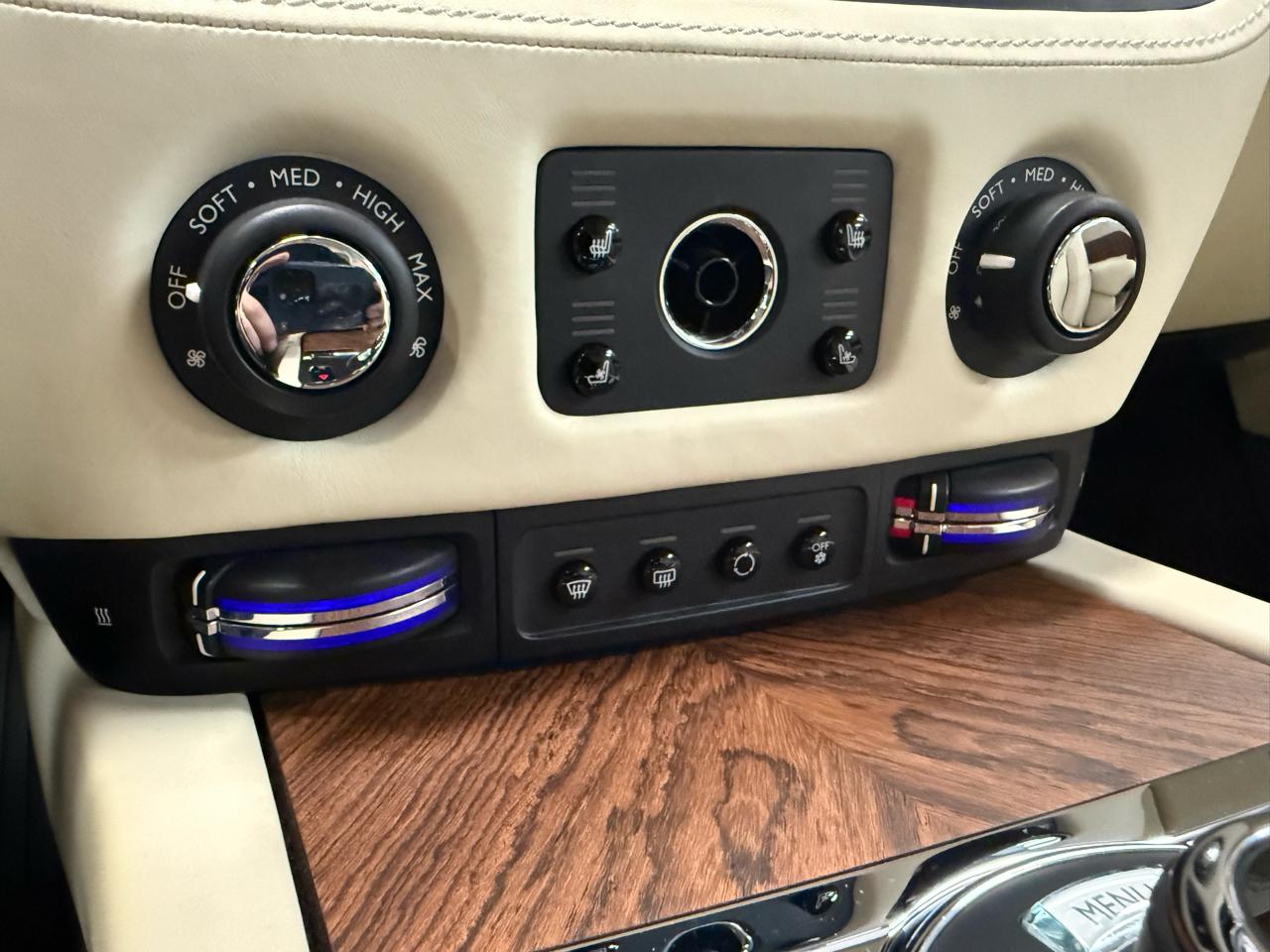 Rolls-Royce Dawn Base 2017