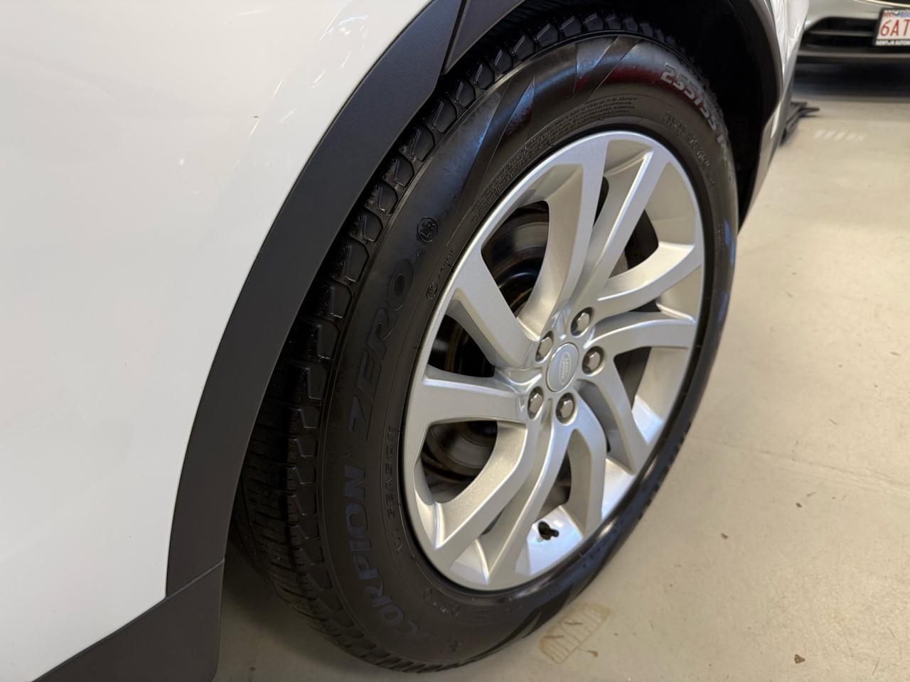 Land Rover Discovery S 2023